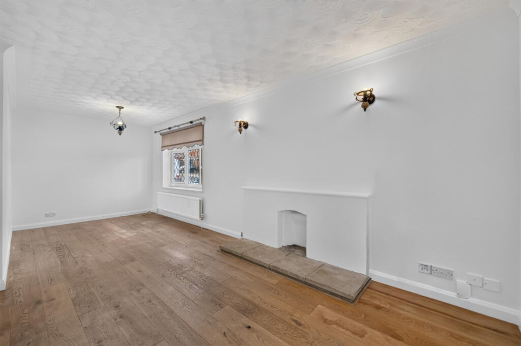 House in Northampton - View 3