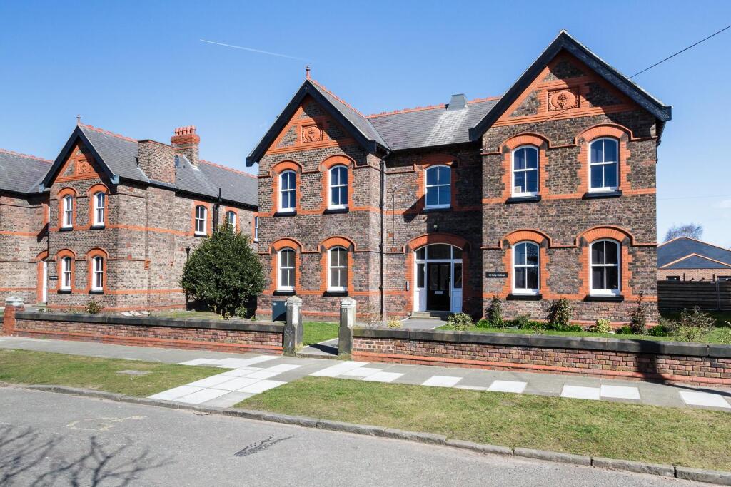 Apartment in Liverpool - More