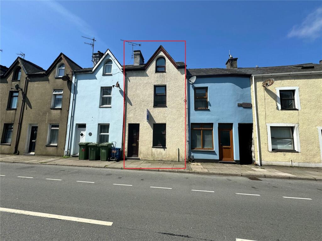 Main image of property: Glanrafon Terrace, Sand Street, Pwllheli, Gwynedd, LL53