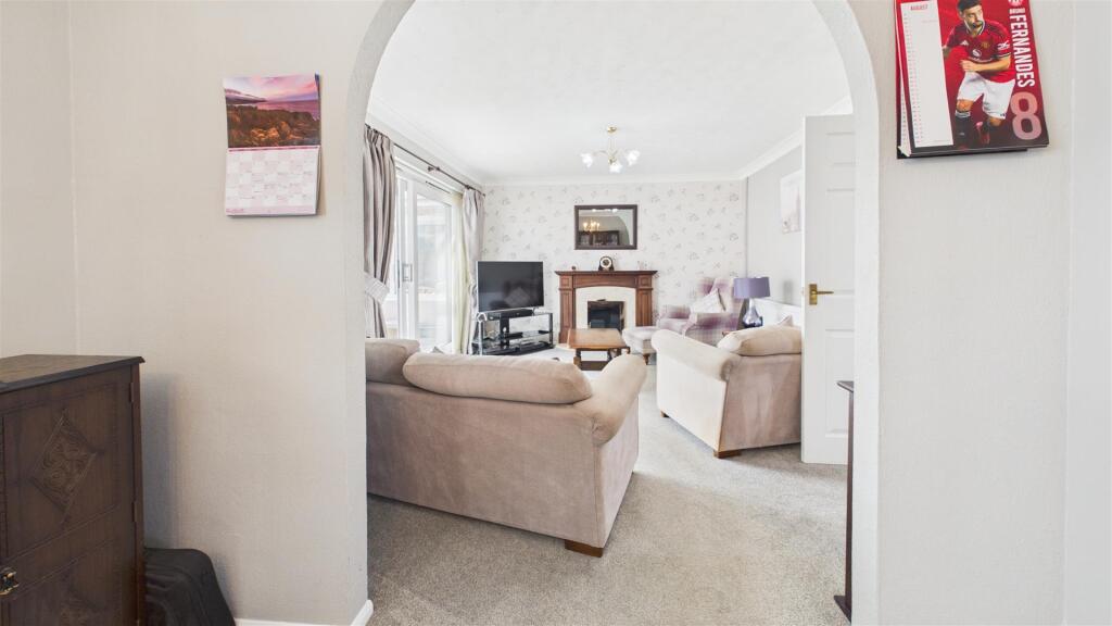 The Parslins, DEEPING ST JAMES photo 4
