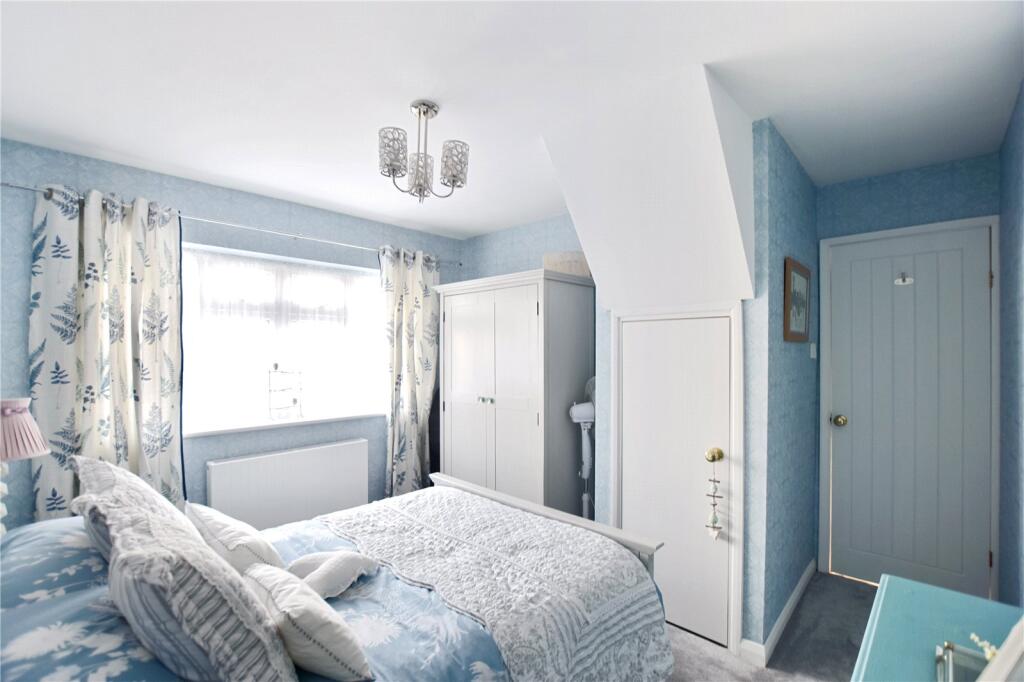 House in Bexley, Hurst, Albany Park - More