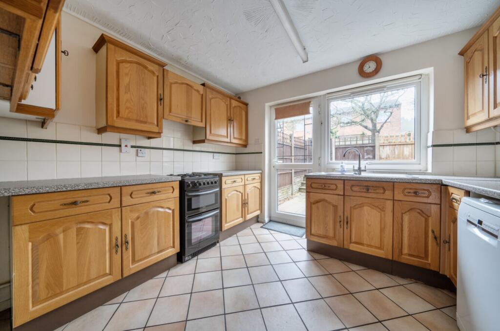Hutton Close, Bramcote, Nottingham, Nottinghamshire, NG9 photo 3