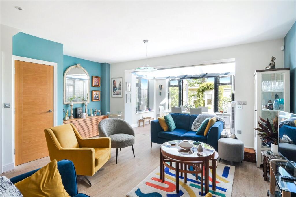 Mimosa Close, Epsom, Surrey, KT17 - View 4