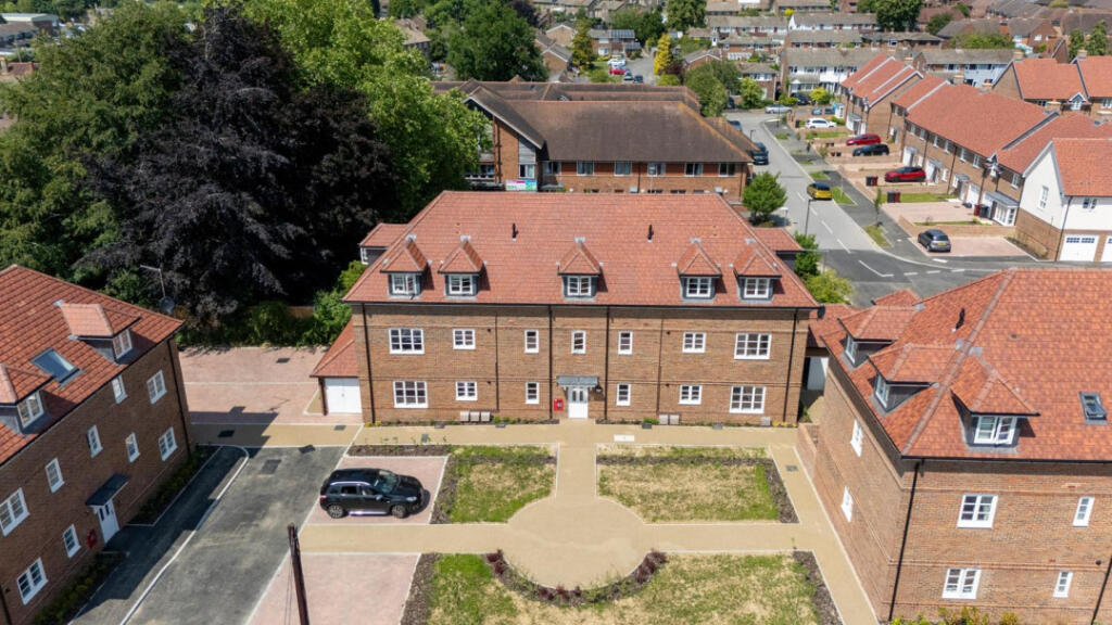 Main image of property: The Bindery,
Seymour Mews,
Petworth,
West Sussex
GU28 0FN