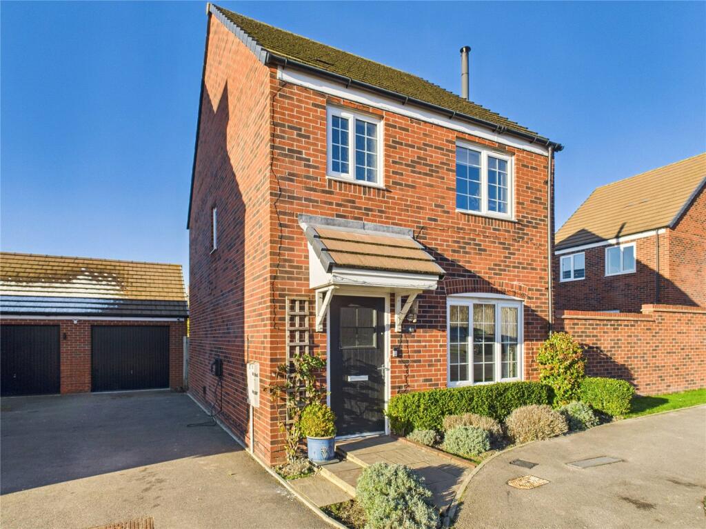 3-bed house on Cornfields, Chinnor, Oxfordshire, OX39, £475,000