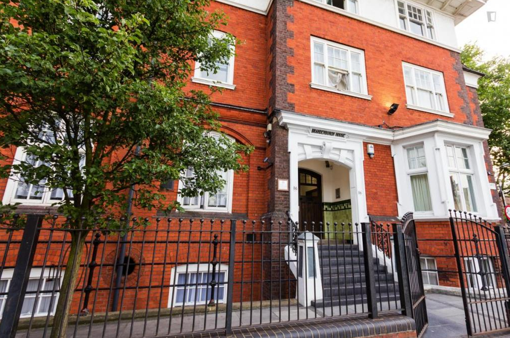 Studio flat for rent