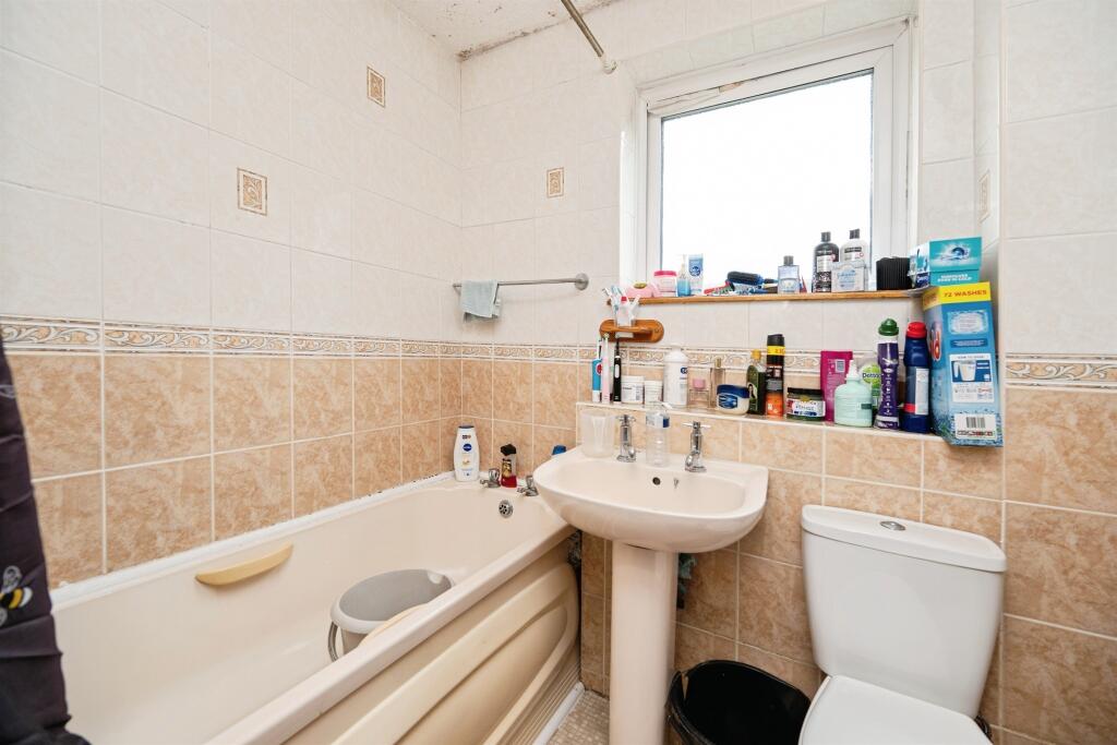 Apartment in Dudley, West Midlands - View 4