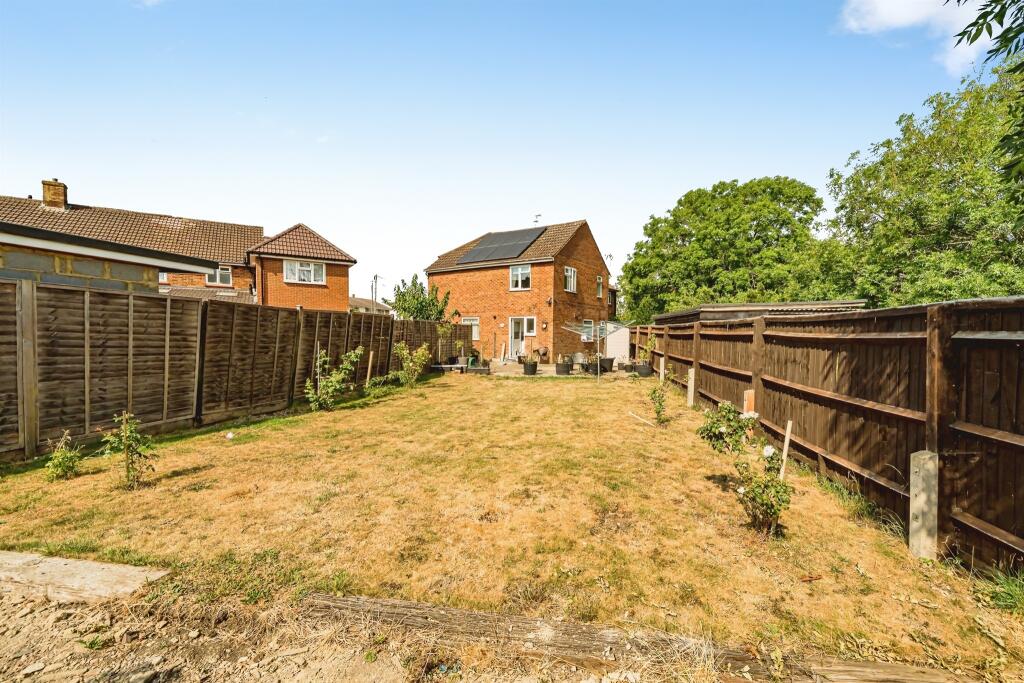 House in Aylesbury, Buckinghamshire - View 4