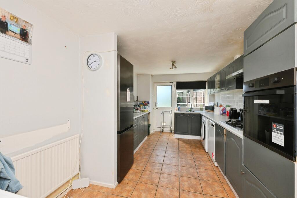 House in Welwyn Hatfield, Hertfordshire - View 5