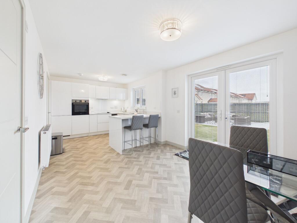 Daks Place, Larkhall photo 4
