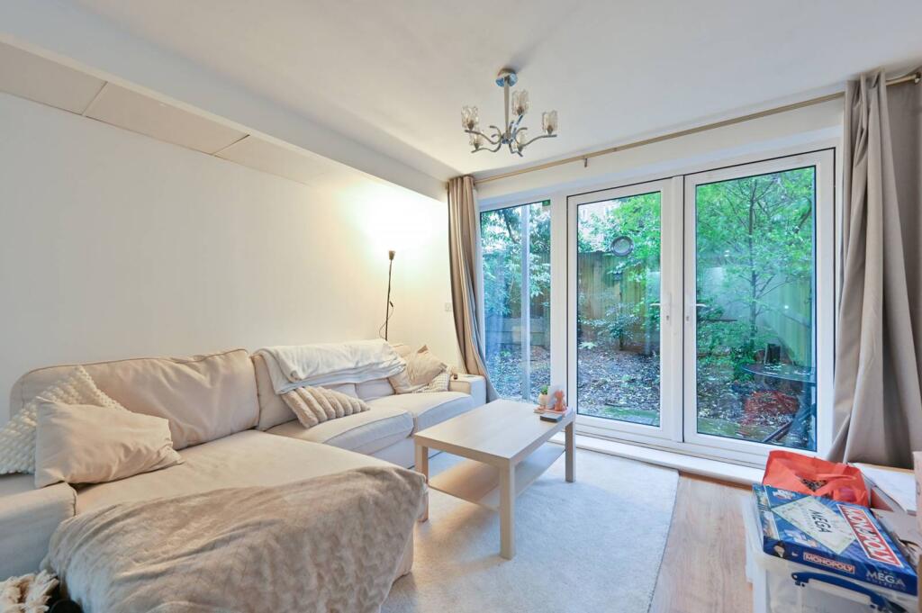 Main image of property: Midland Road, Hemel Hempstead, HP2