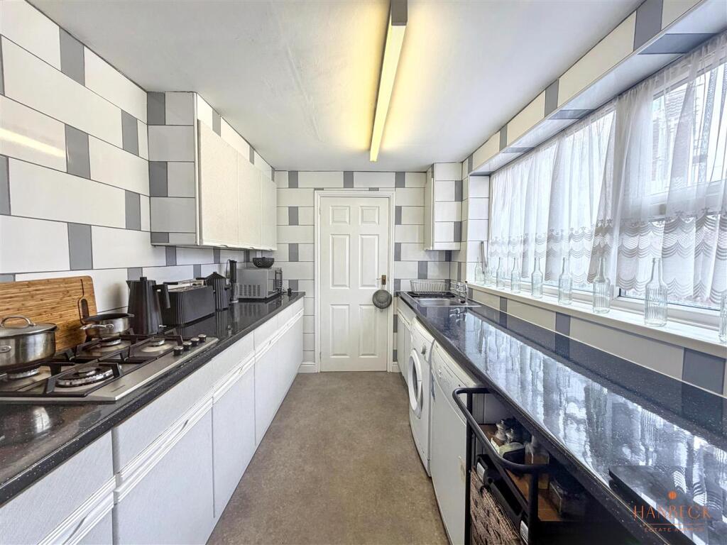 House in Hull, Kingston upon Hull - View 4
