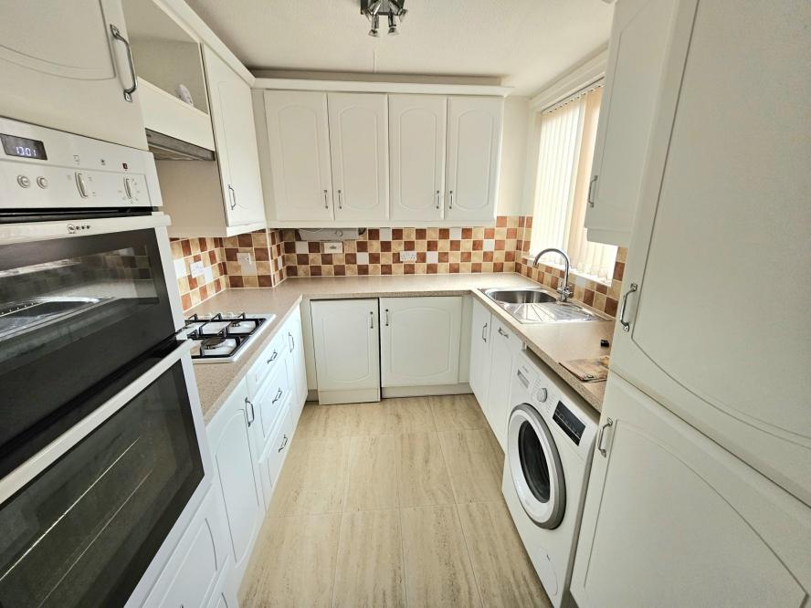 Allenview Road, Wimborne, Dorset, BH21 1UW photo 4