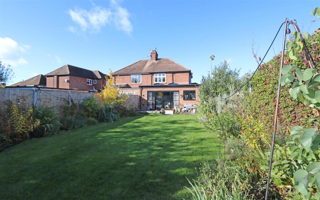 Main image of property: Queens Road, Thame