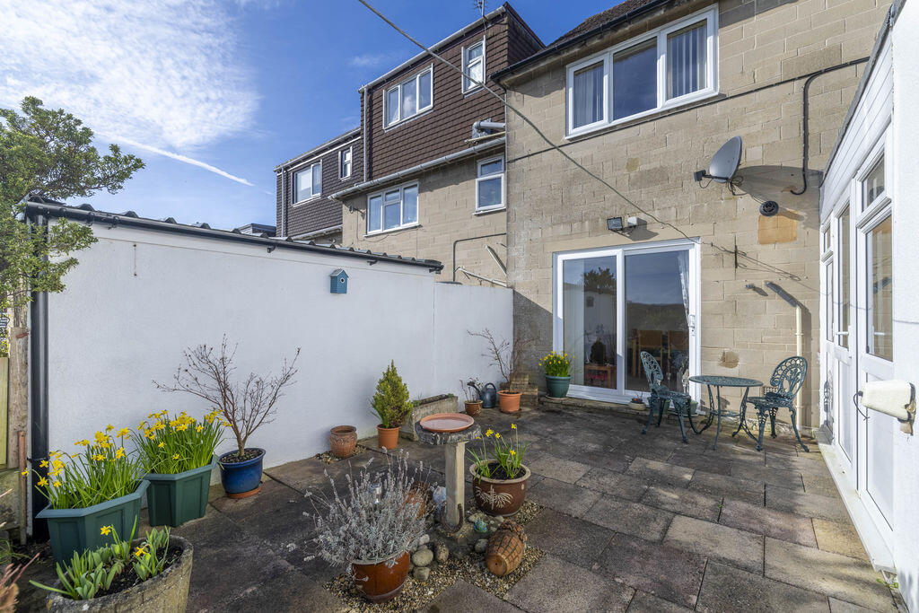 Additional image 18 of A delightful 2 bedroom home with off street parking close to Bruton's High Street