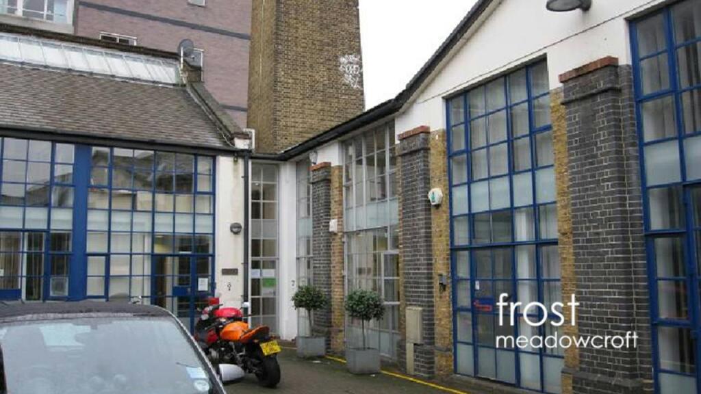 7 Glenthorne Mews Hammersmsith W6 to let West London Office for rent commerical property EXT Main.jpg