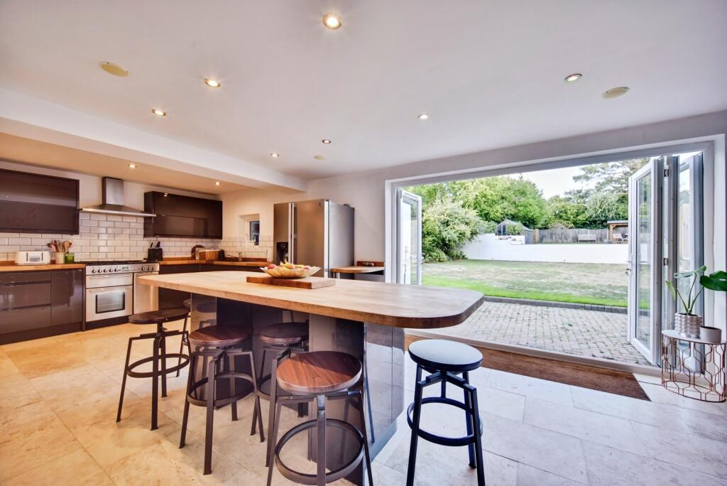 Main image of property: Tonbridge Road, Maidstone, Kent, ME16