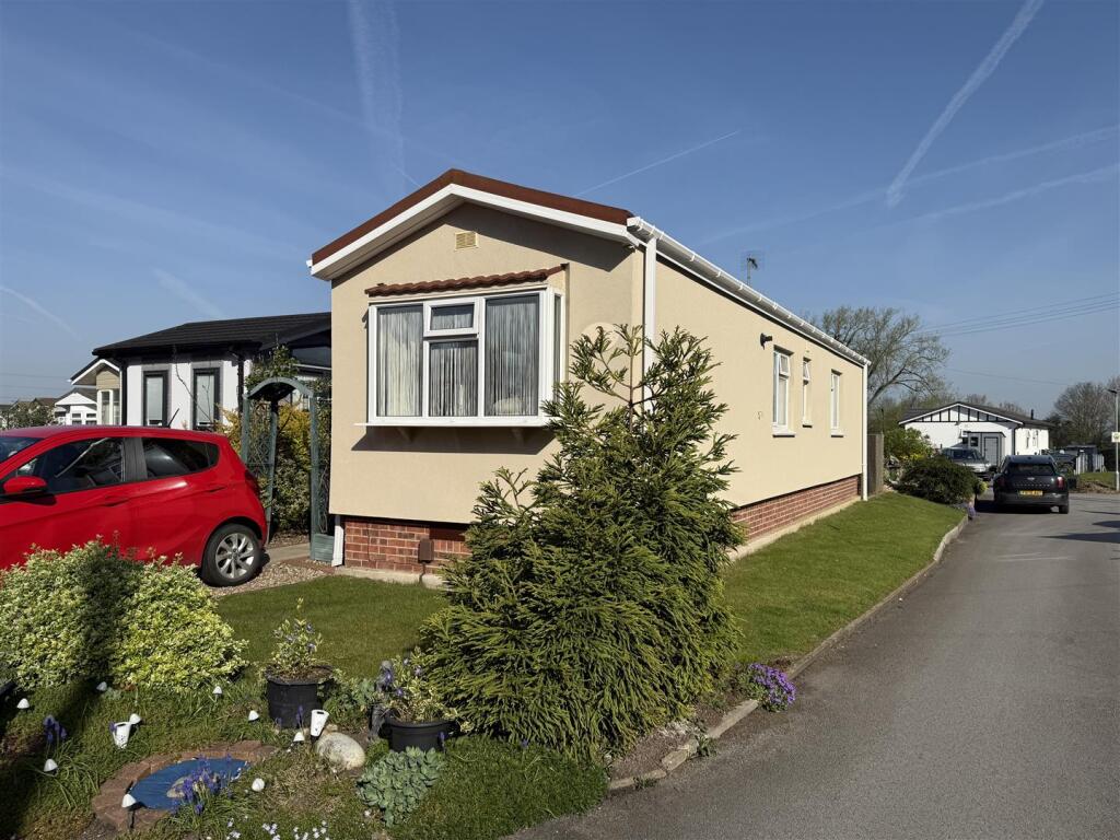 Main image of property: Oak Avenue, Radcliffe-On-Trent, Nottingham