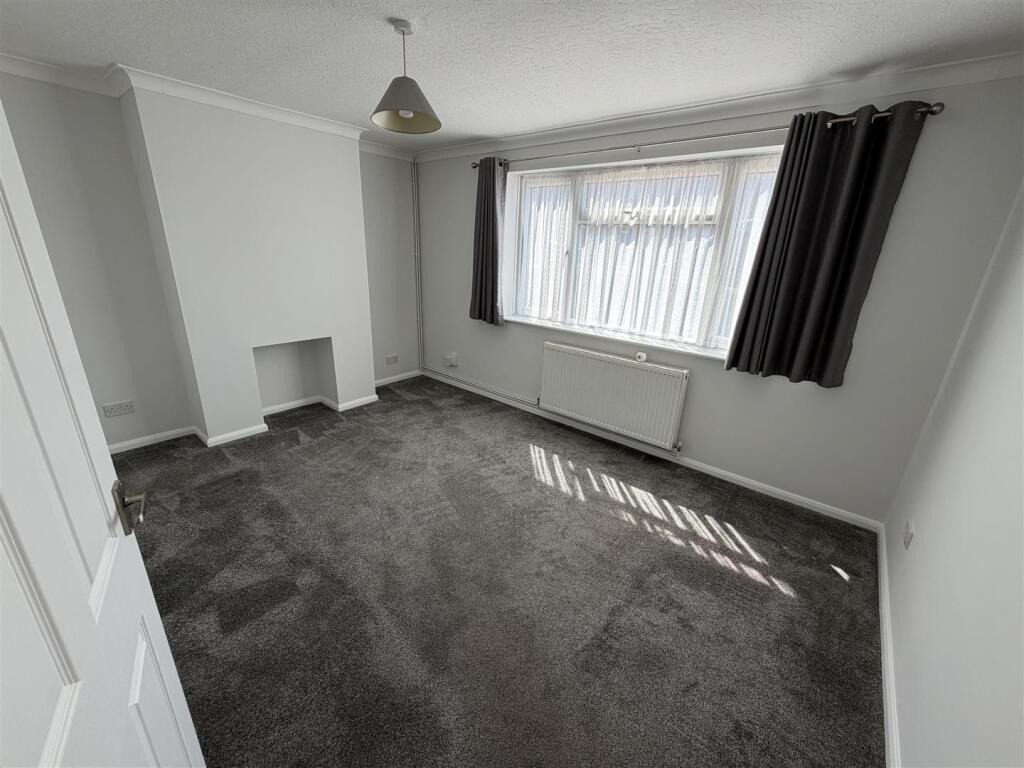 House in Luton - View 4