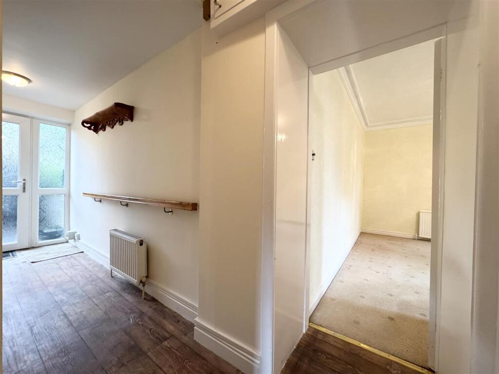Primrose Lane, Kirkburton, HD8 0QY photo 3