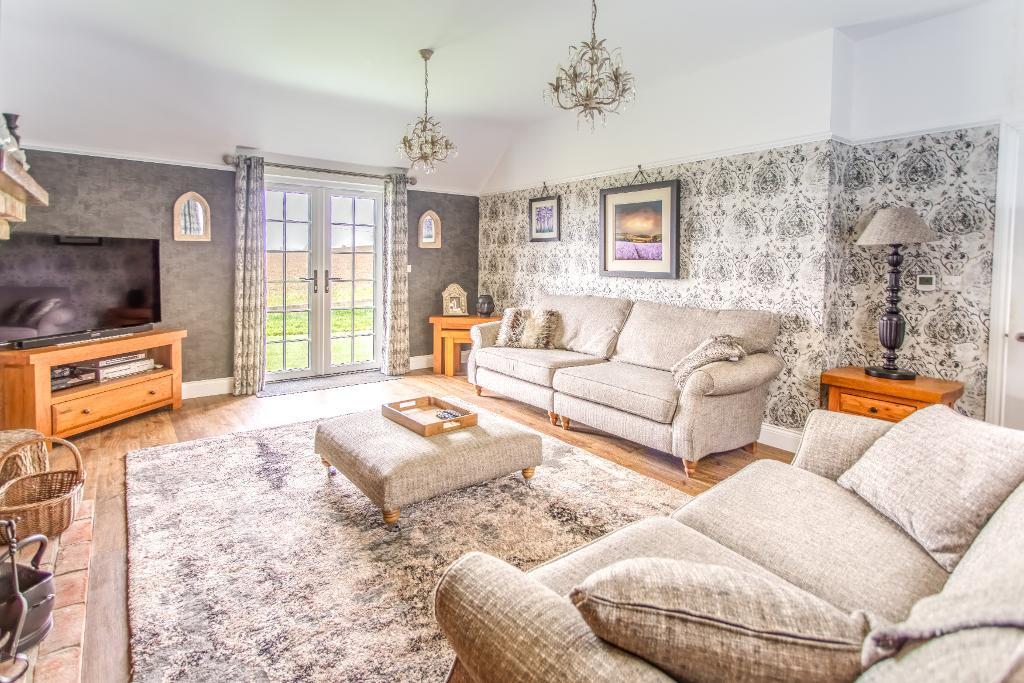 House in Wealden, Roebuck Park, Hellingly - View 3