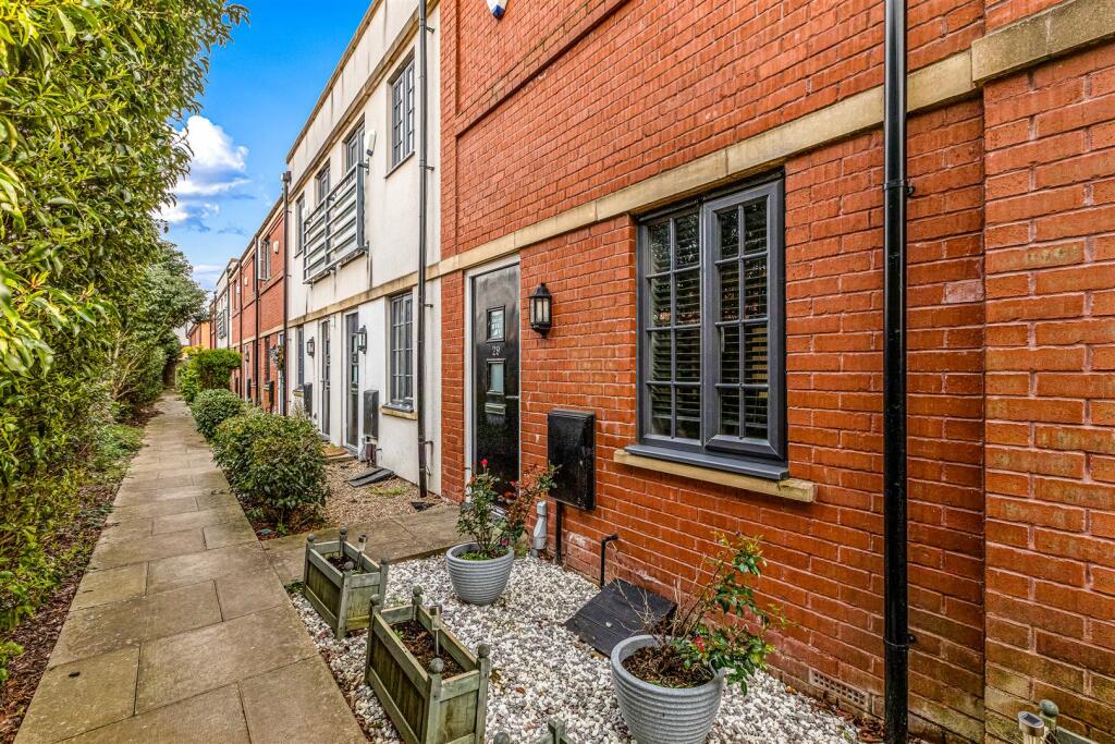 Main image of property: Wolsey Island Way, Leicester