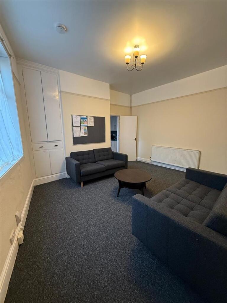 1 bedroom house share for rent