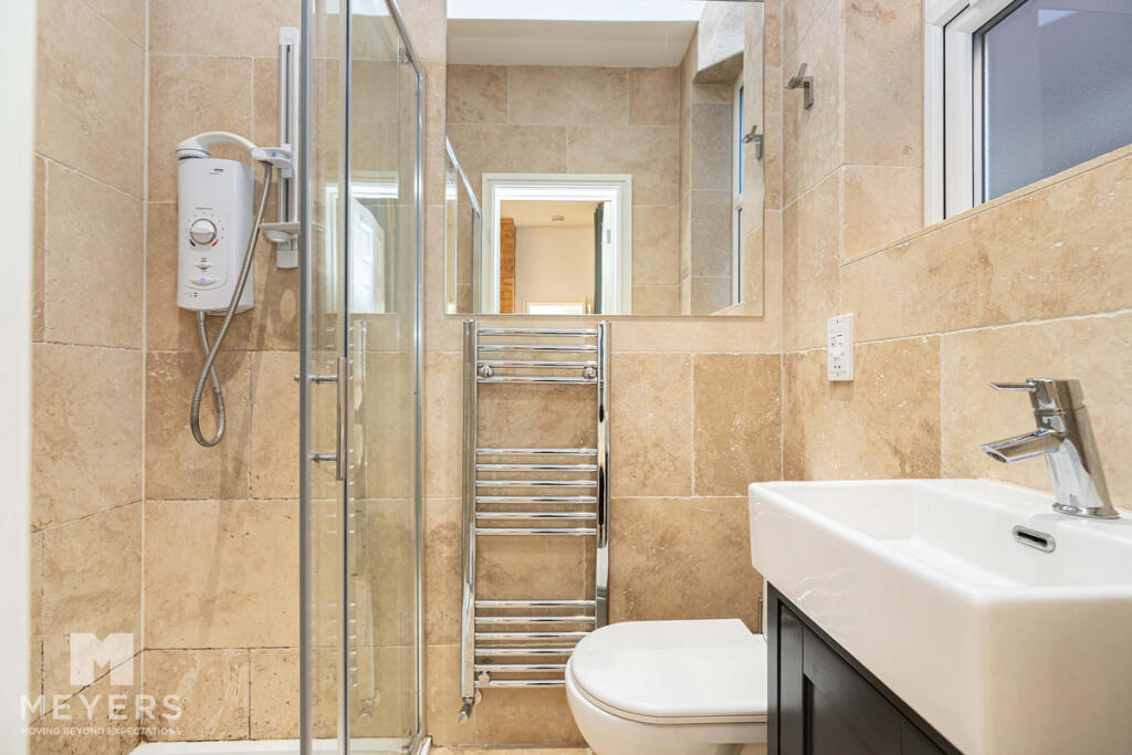 Apartment in Bournemouth, Boscombe - More