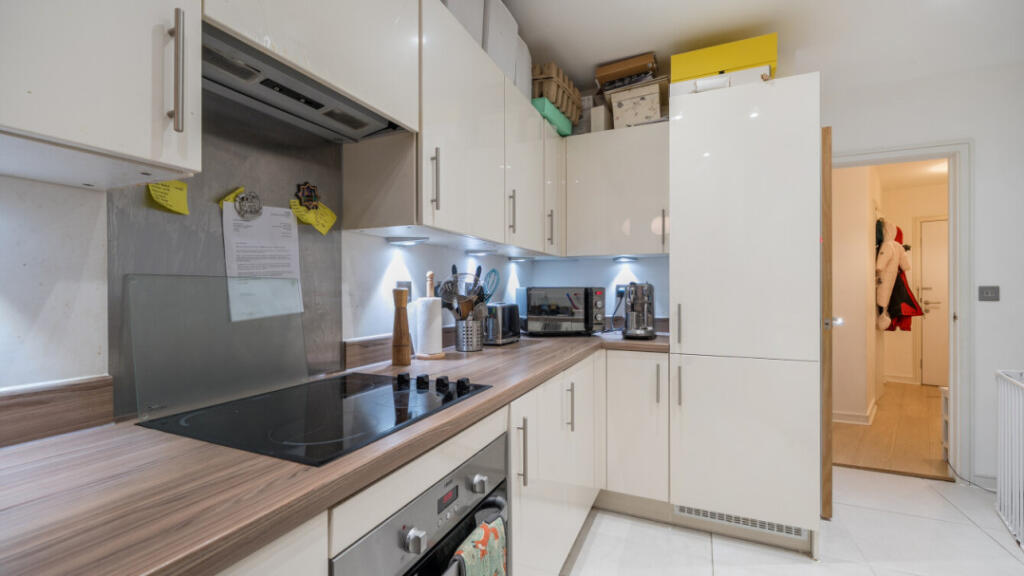 Apartment in London - View 3