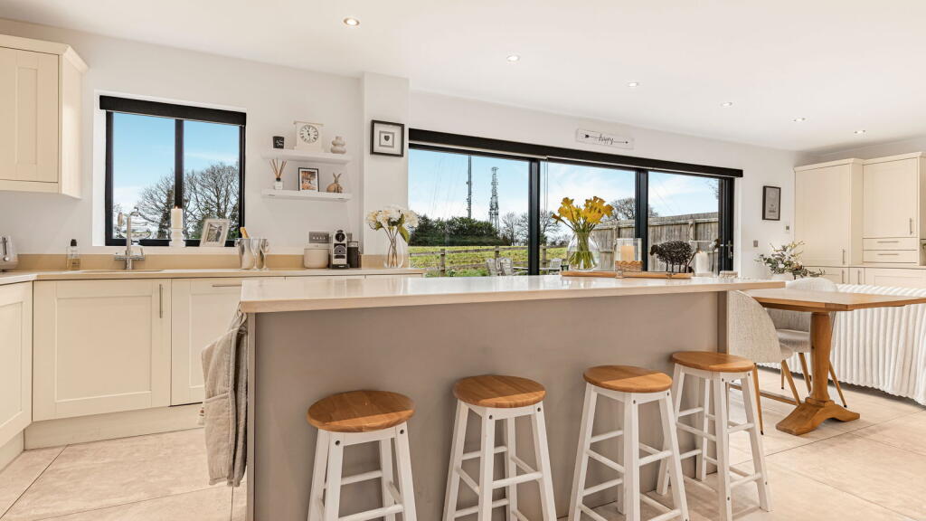 House in Birmingham, Sutton Coldfield - More