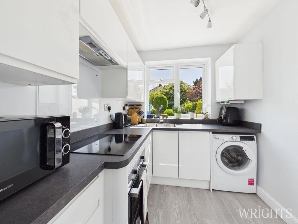 House in Hatfield, Birchwood - View 5