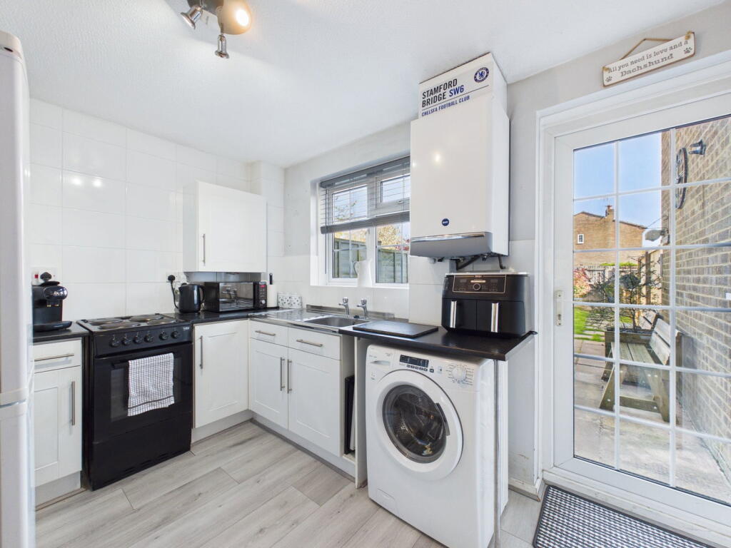 Ridgehurst Drive, Horsham - View 3
