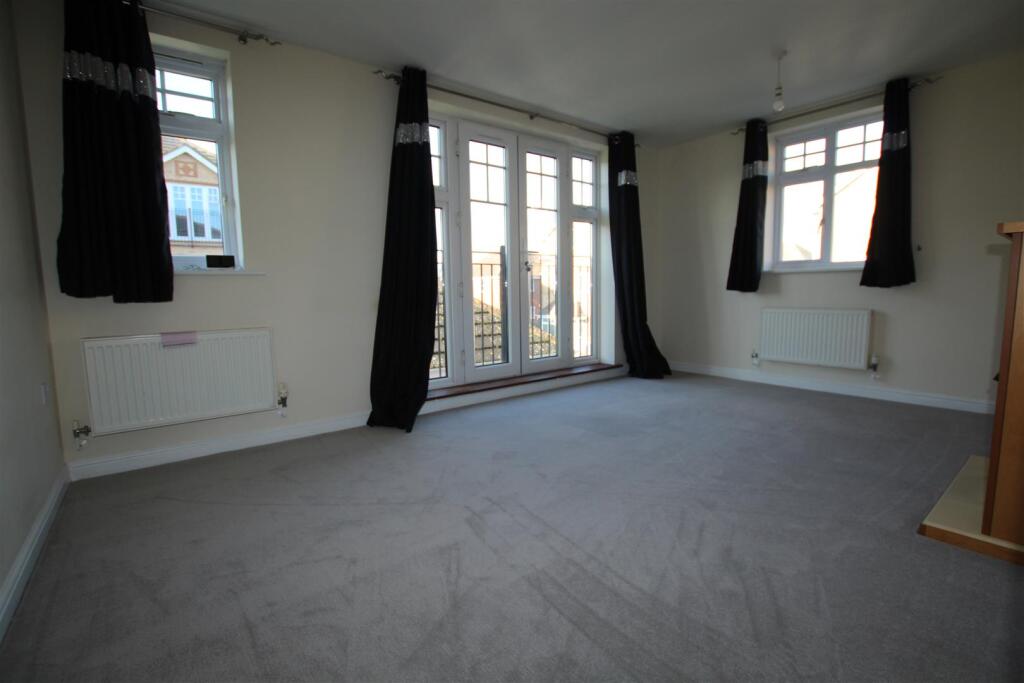 Apartment in Southampton - More