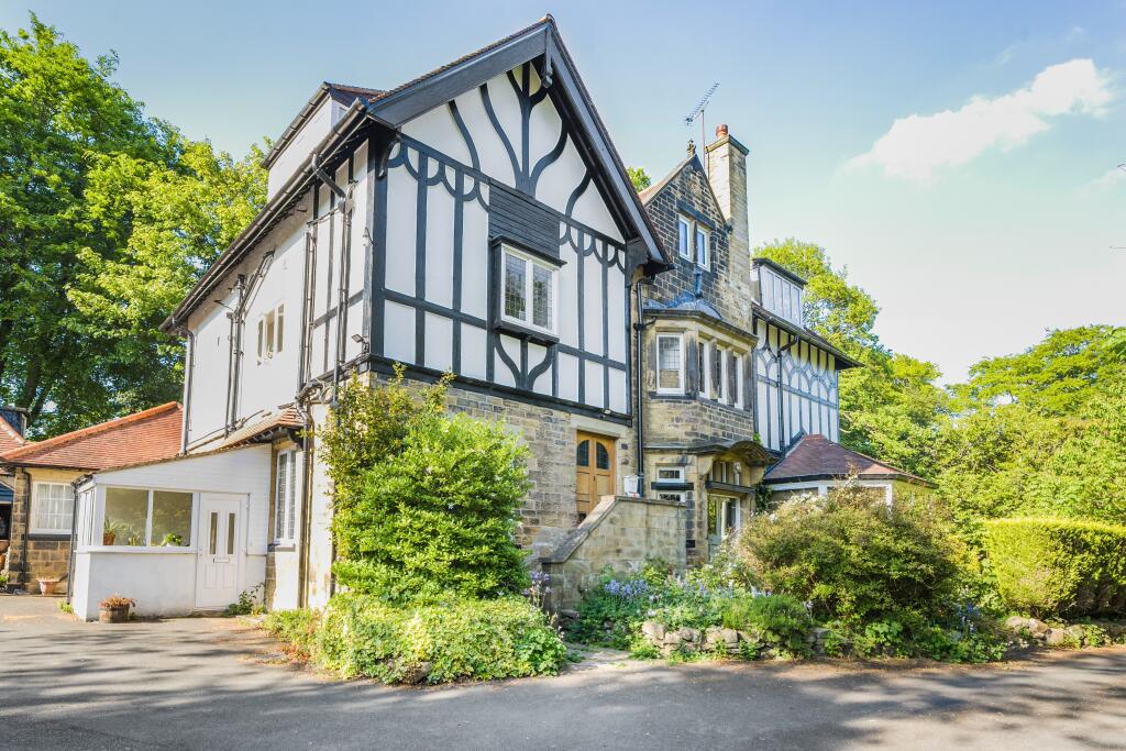Main image of property: Park Avenue, Roundhay, Leeds, LS8
