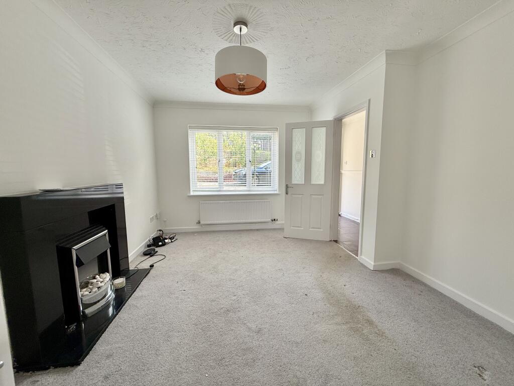 House in Pant - View 4