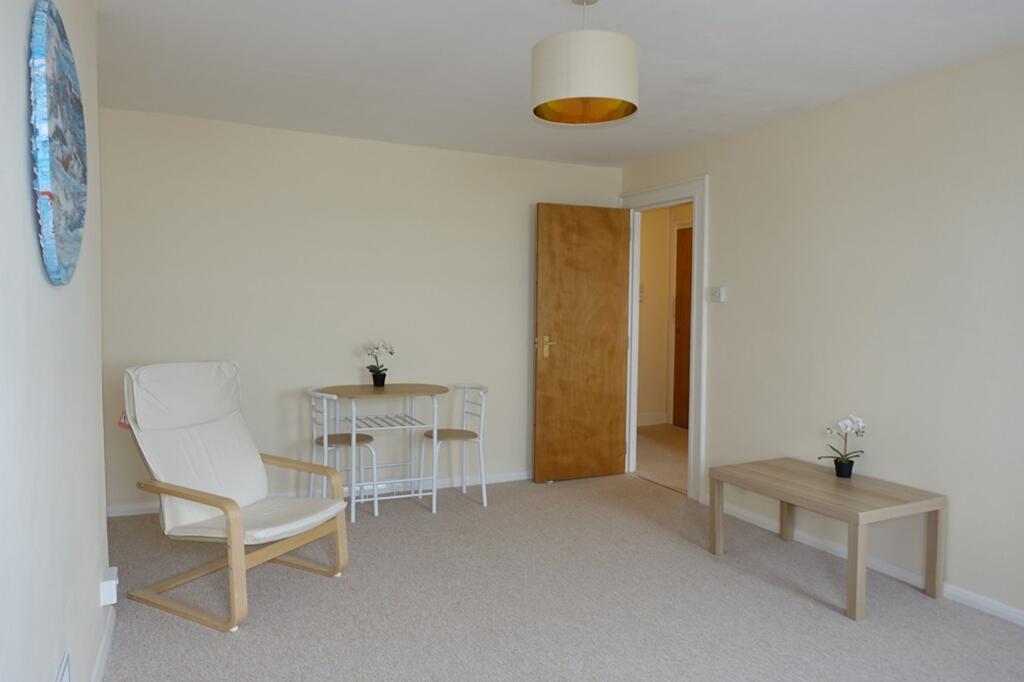Apartment in Tonbridge - View 4
