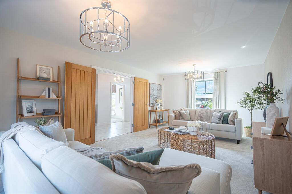 House in Grimsby, The Hyde, Waltham - More