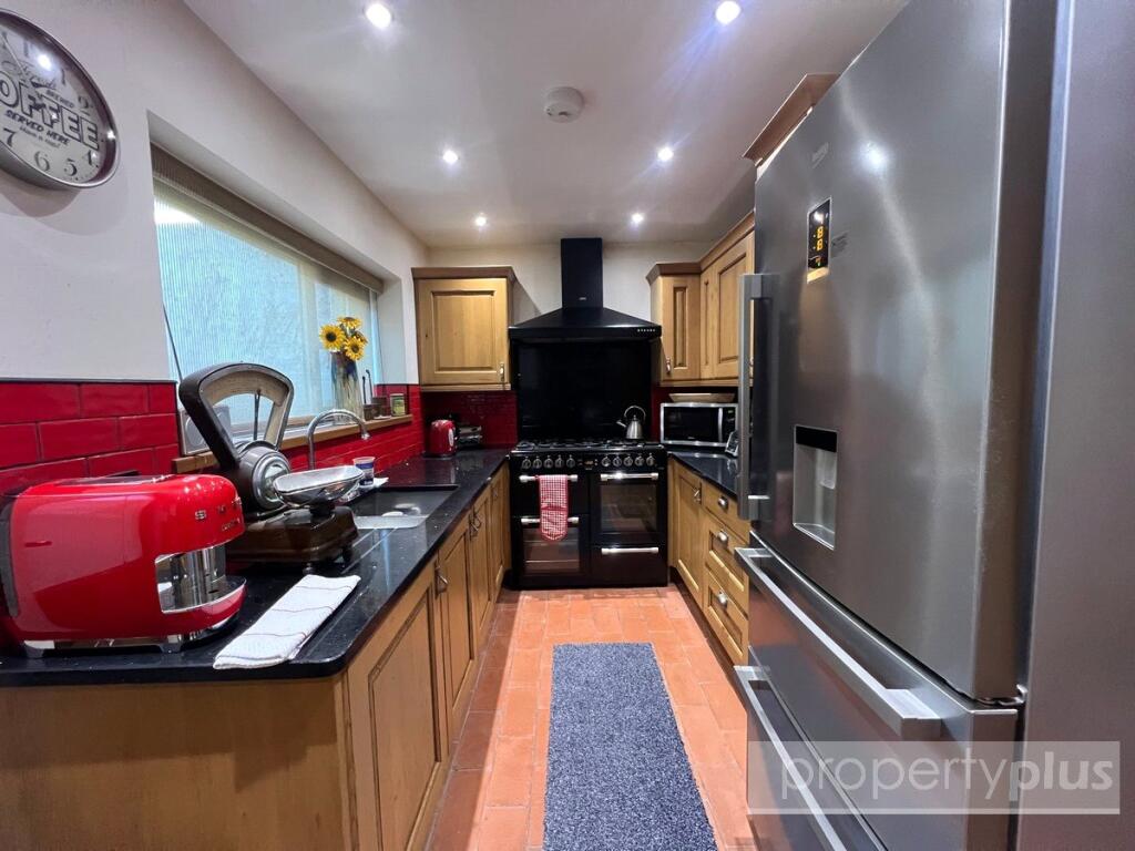 Tylacelyn Road, Tonypandy, Rhondda Cynon Taff, CF40 photo 2