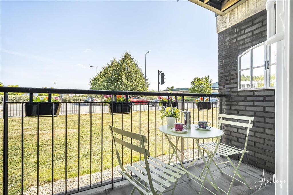 Apartment in Swansea, Bon-y-maen