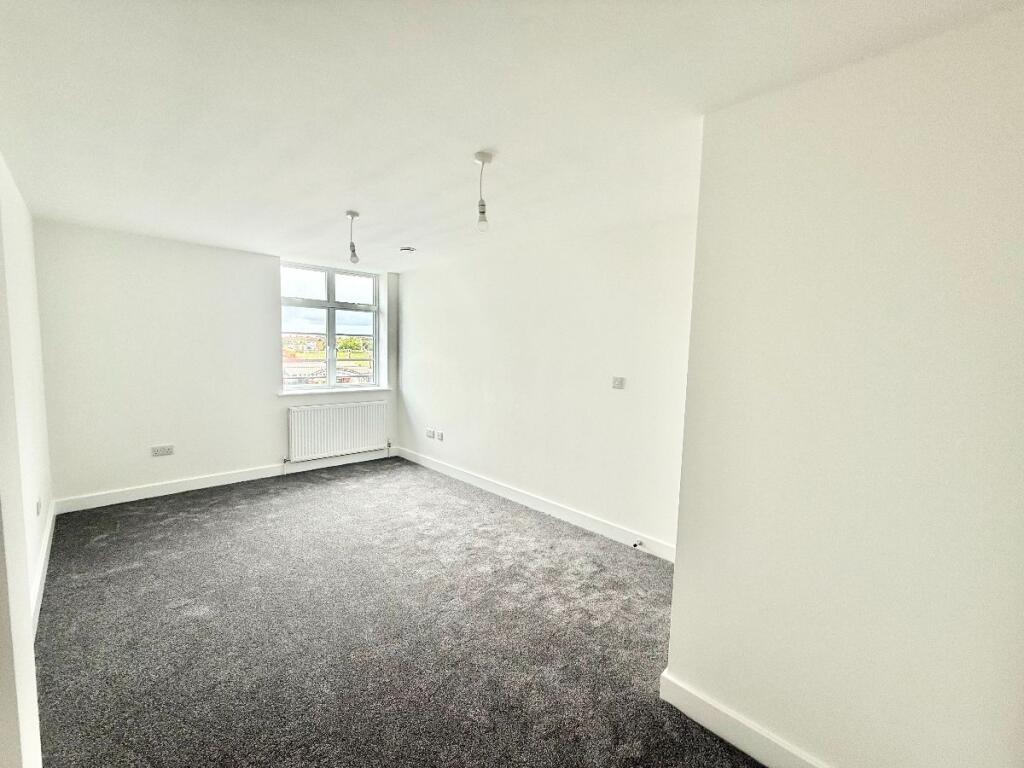 Apartment in Southend-on-Sea - View 2
