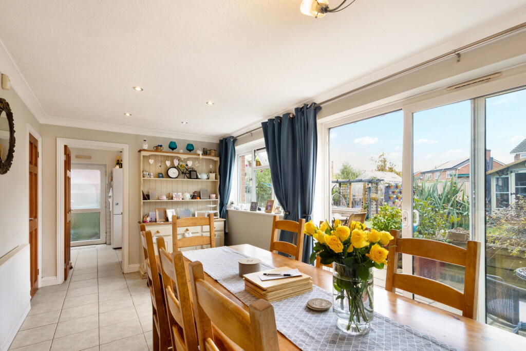House in Gloucester - View 4