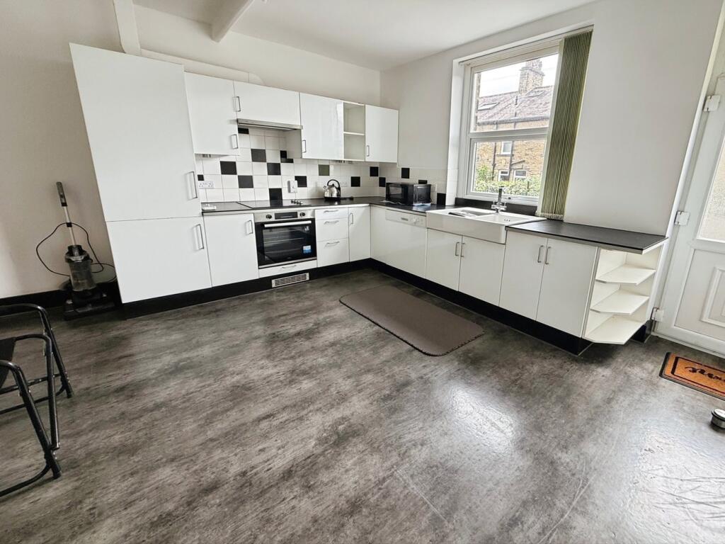 Highfield Terrace, Shipley, BD18 photo 4