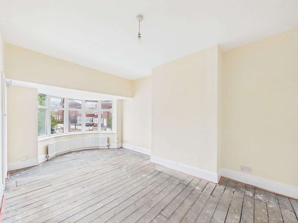 58 Howdene Road photo 3