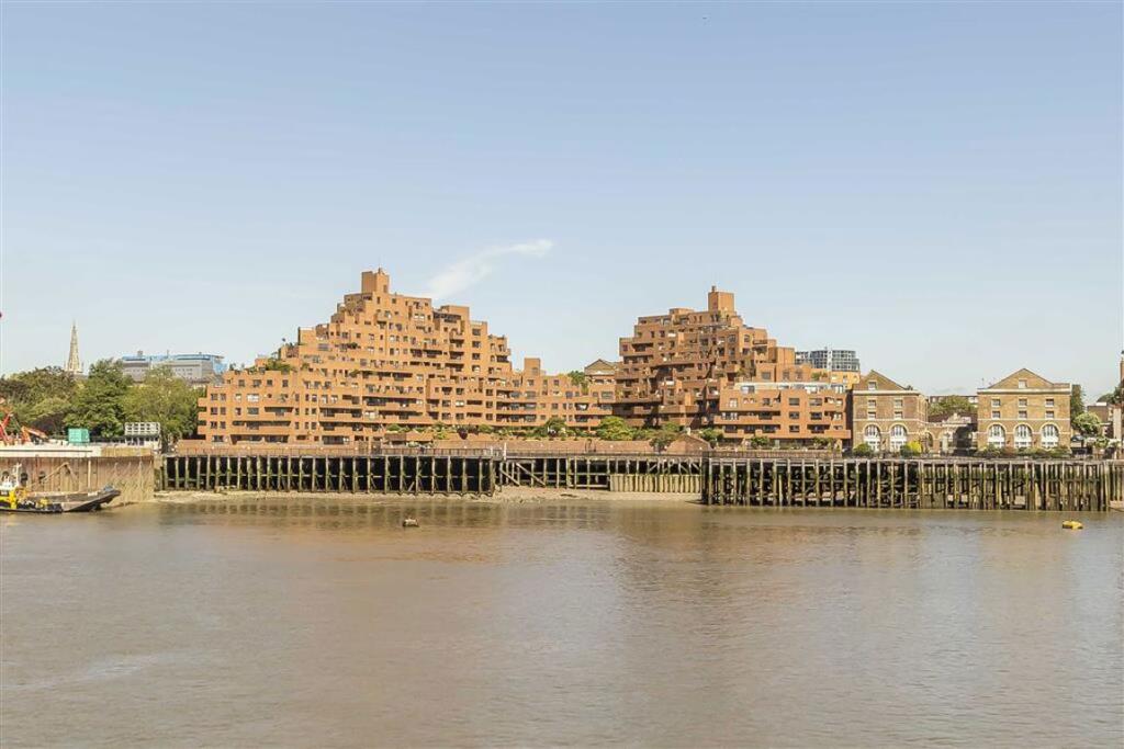 Main image of property: The Highway, Wapping