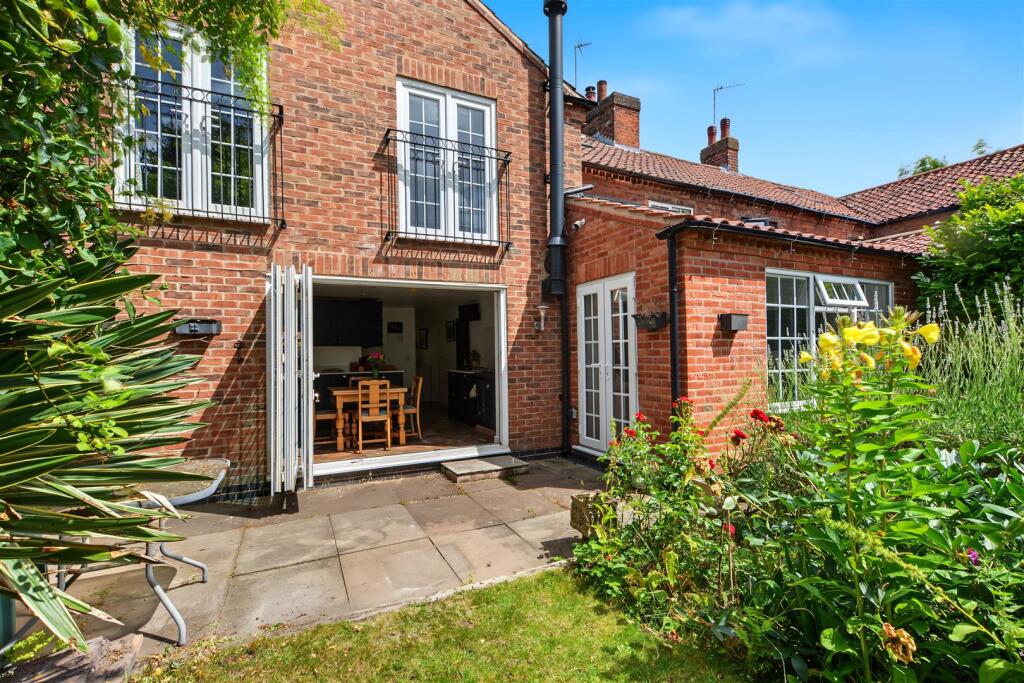 Main Street, Calverton, Nottingham - View 6