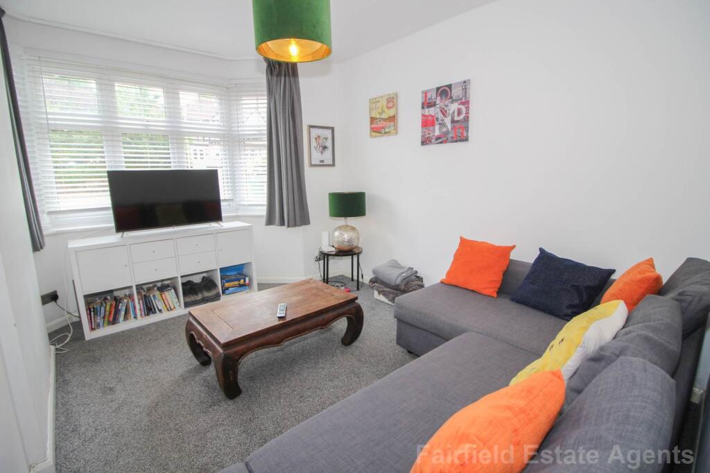 Apartment in Watford, Hertfordshire - View 2