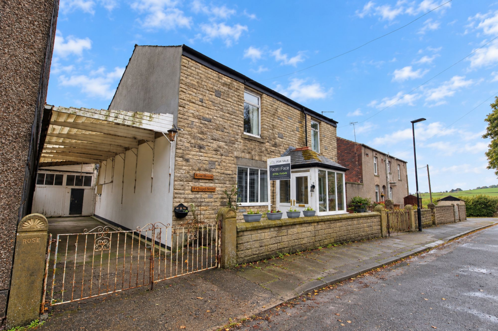 4-bed detached on Chapel Street, Wardle, OL12, £400,000