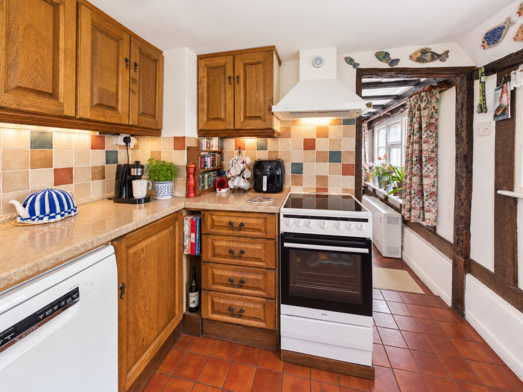 House in North Hertfordshire, Rushden - More