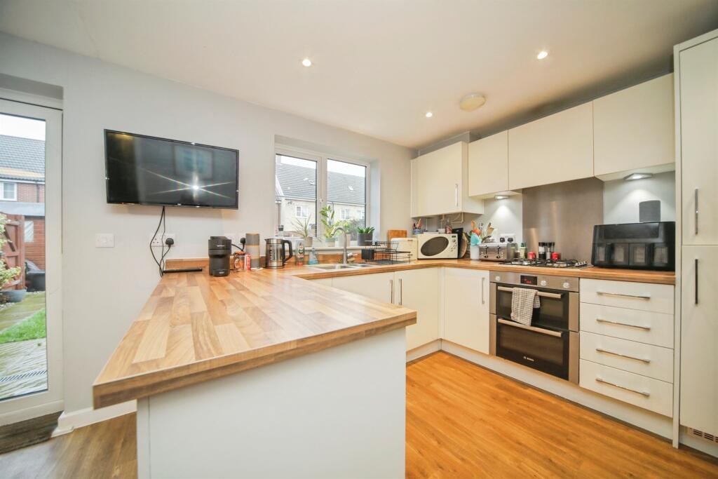 Hedge Sparrow Road, STOWMARKET photo 3