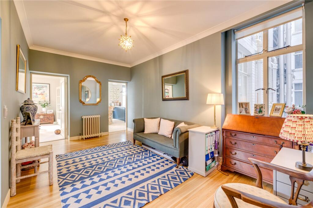 Apartment in London - More